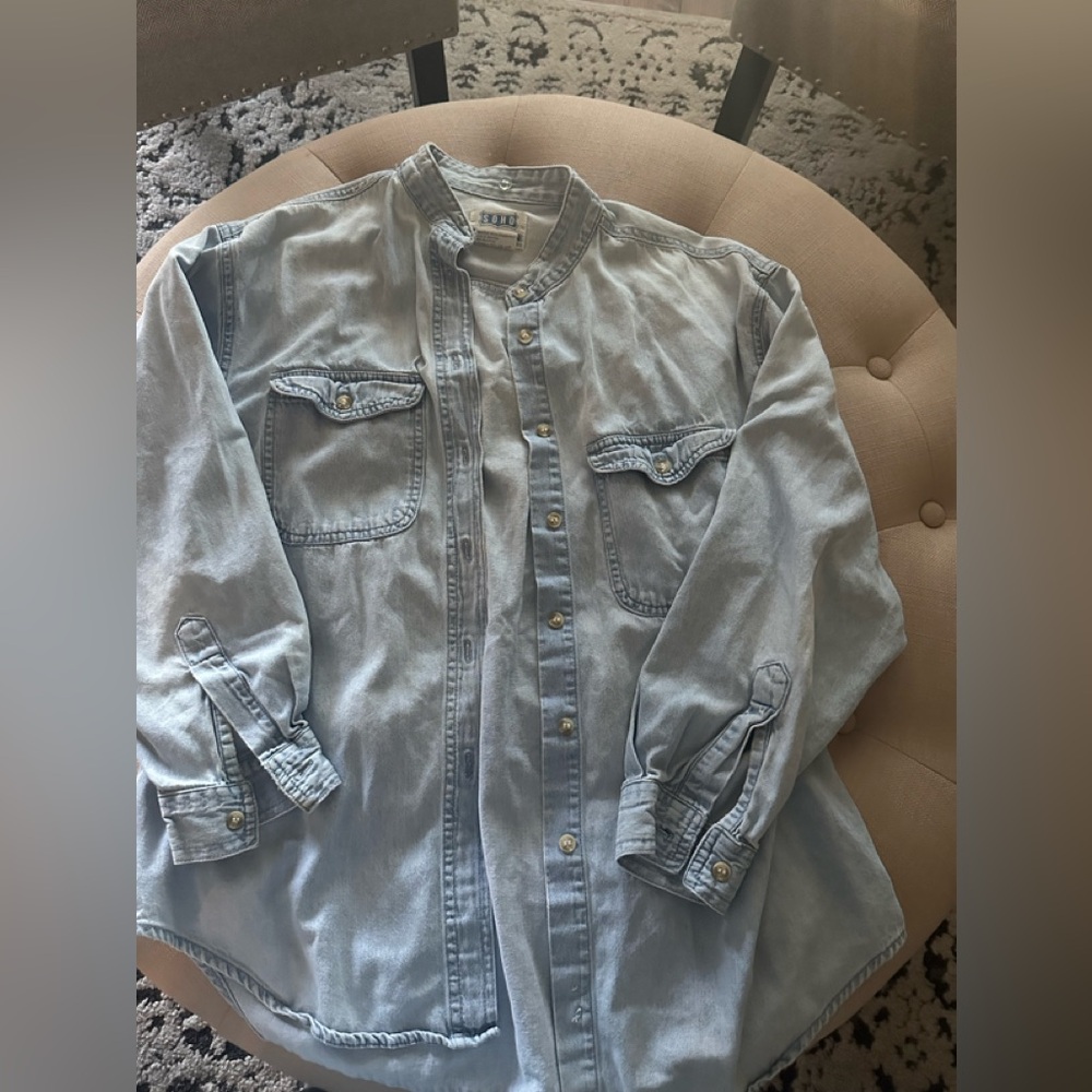 Soho Light Blue Button-Up Shirt vintage 90’s